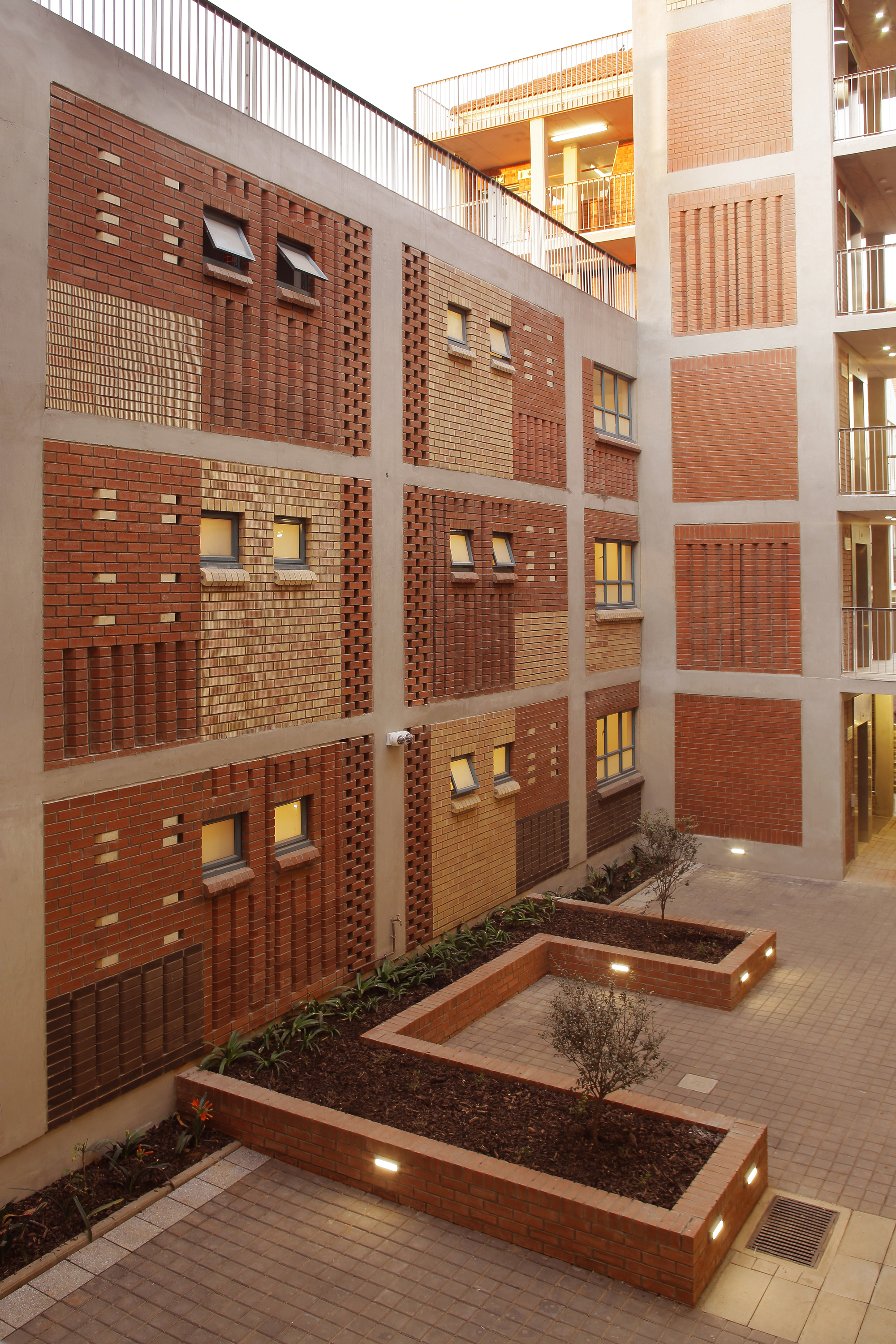 融合校园环境的 Barnato Hall Addition Phase 1 设计-5