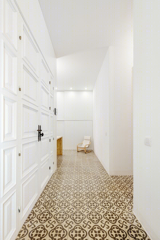 巴塞罗那老屋翻新，融入自然与历史-44