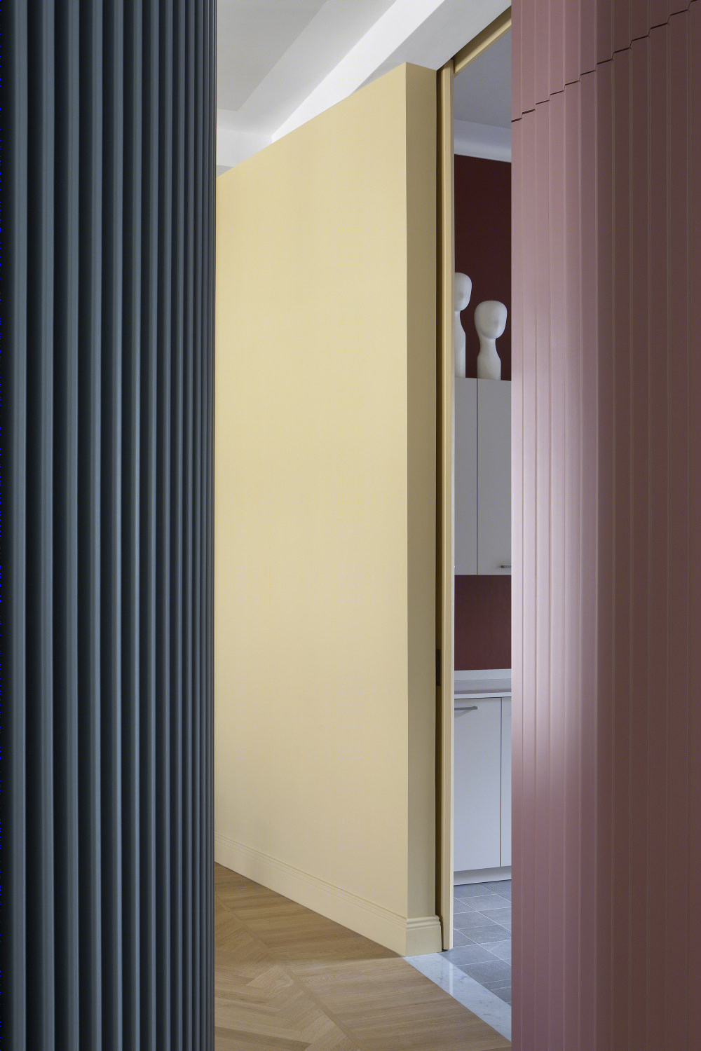 意大利 Turín 公寓的戏剧性改造-27