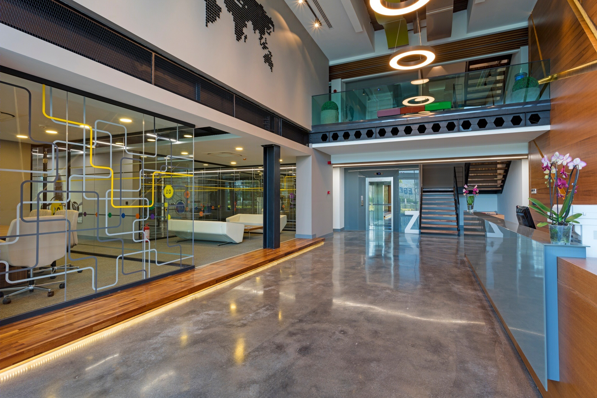 工业风融入现代设计，打造环保舒适的办公空间-3