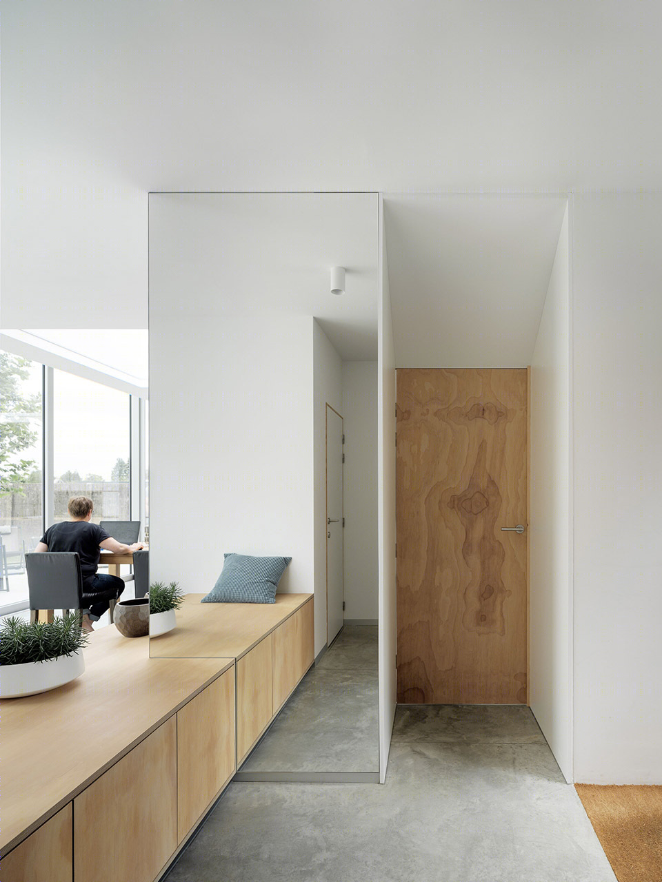 比利时一体化住宅 | 简约空间与自由功能的完美融合-21