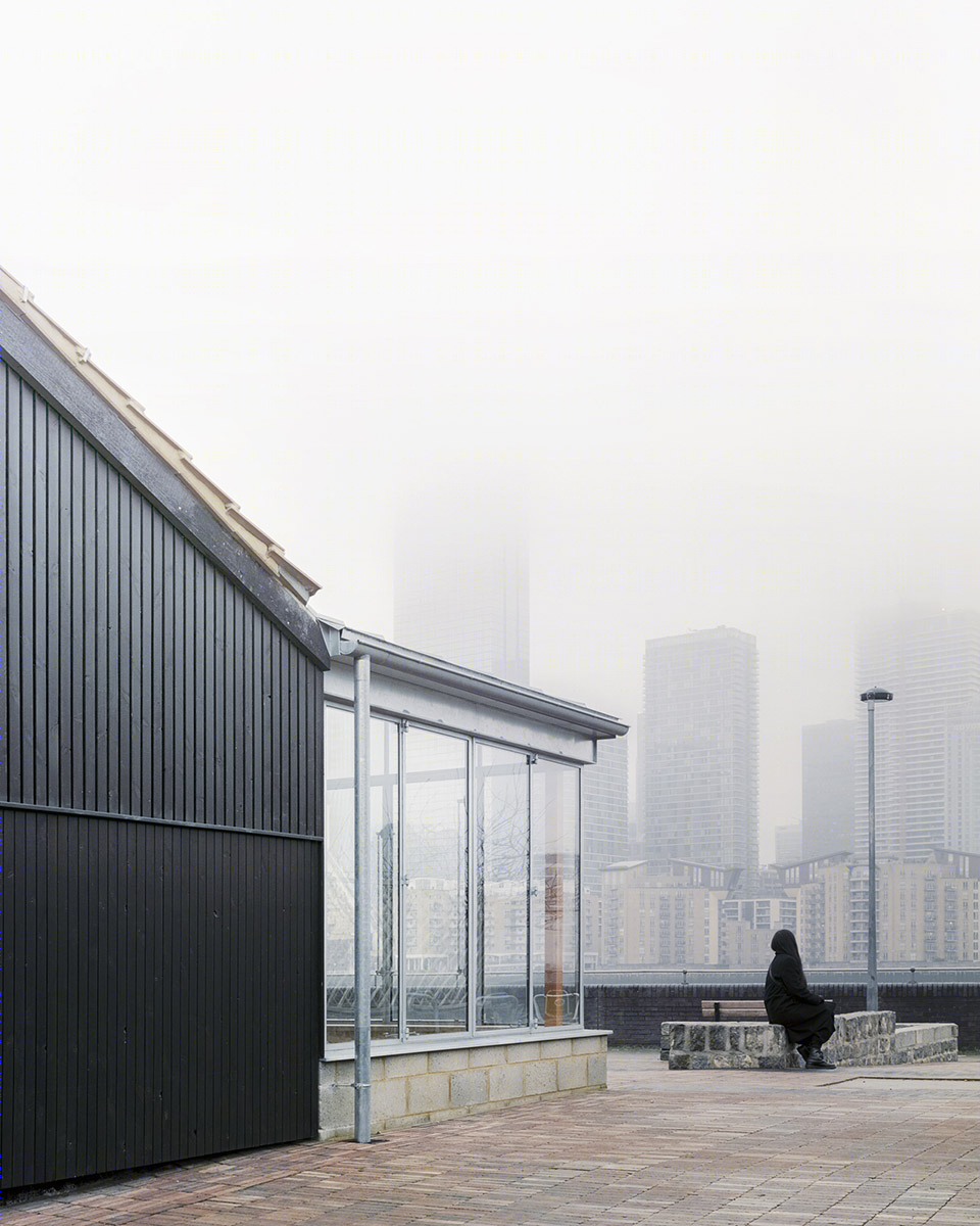 伦敦 Surrey Docks 城市农场建筑翻新,打造河畔教育新空间-11