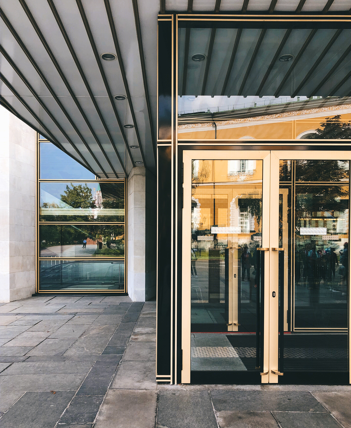 莫斯科现代家居，极简与舒适的完美融合-5