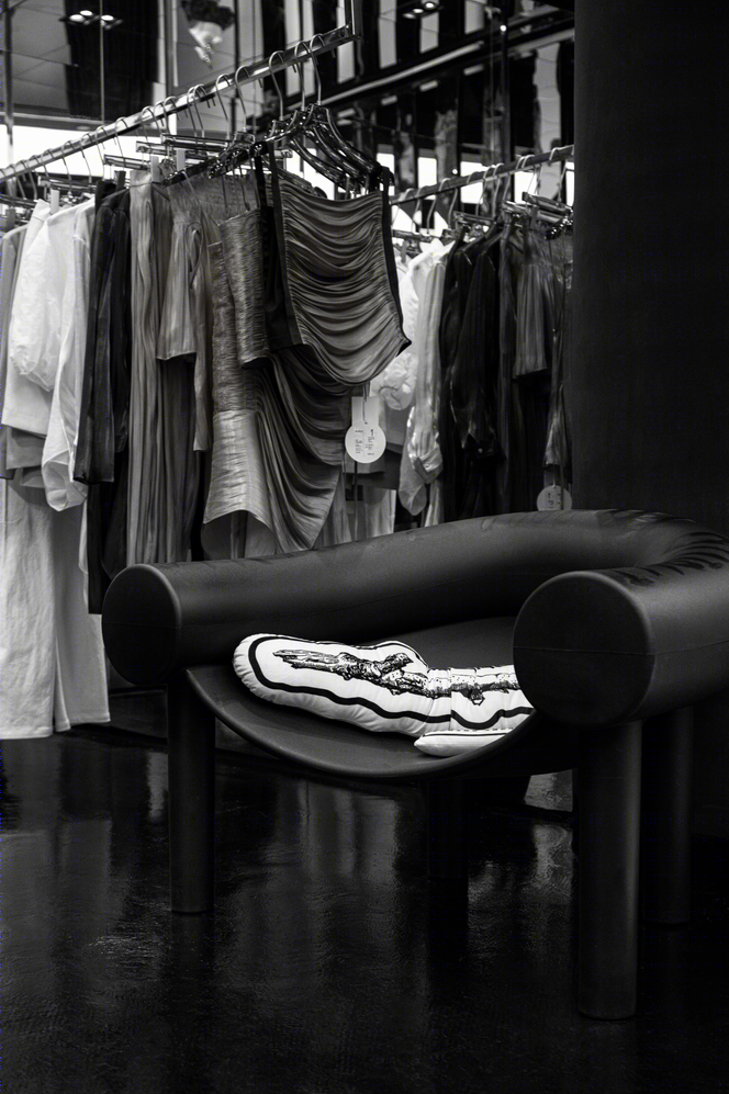 南昌暗黑系买手店 | 镜面空间的多面诠释-33