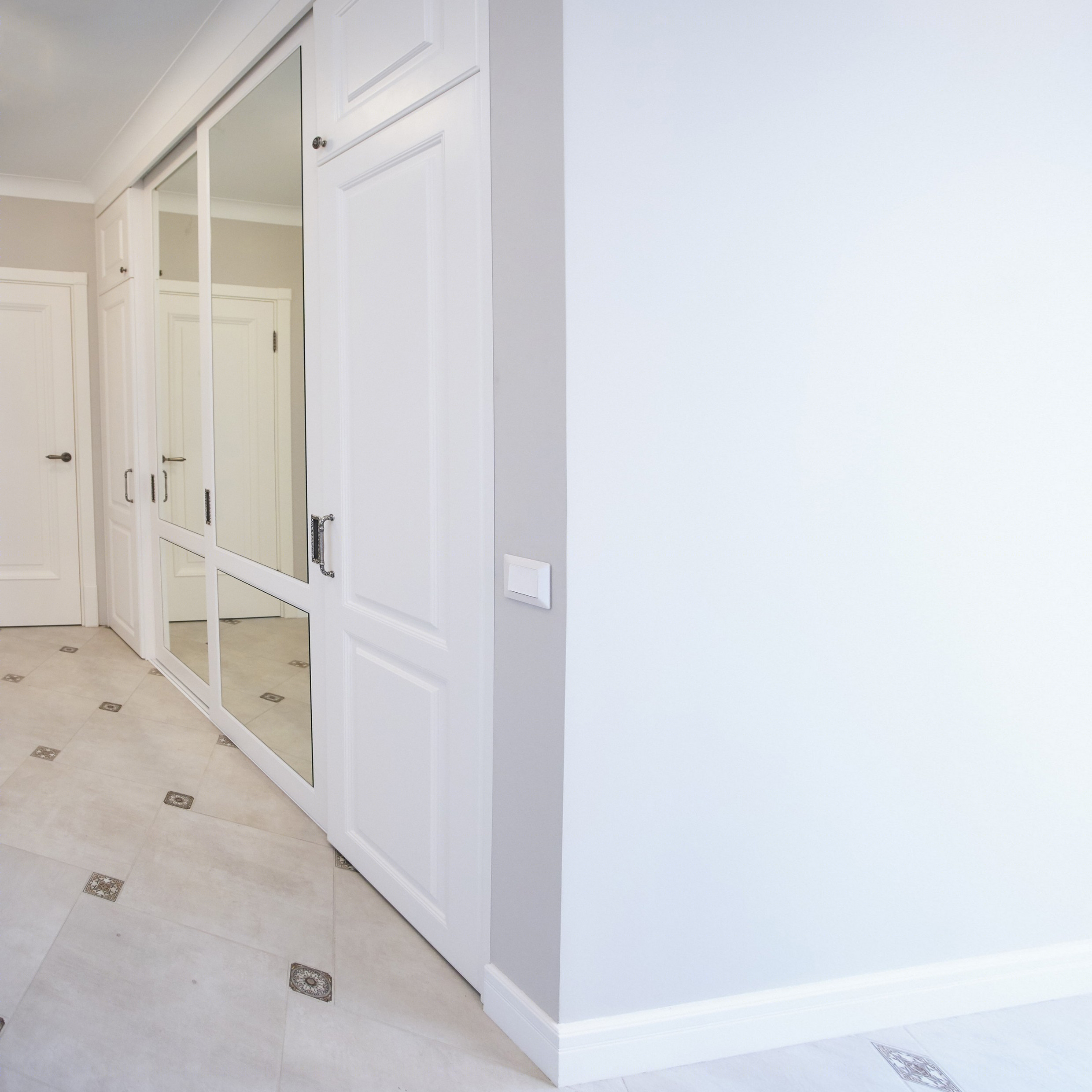 经典与现代结合的 Raumplus 衣柜系统-47