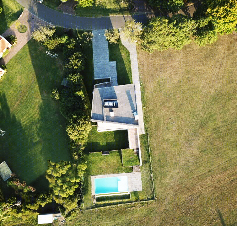 阿根廷 Golf House 别墅，高差地形上的优雅空间-21