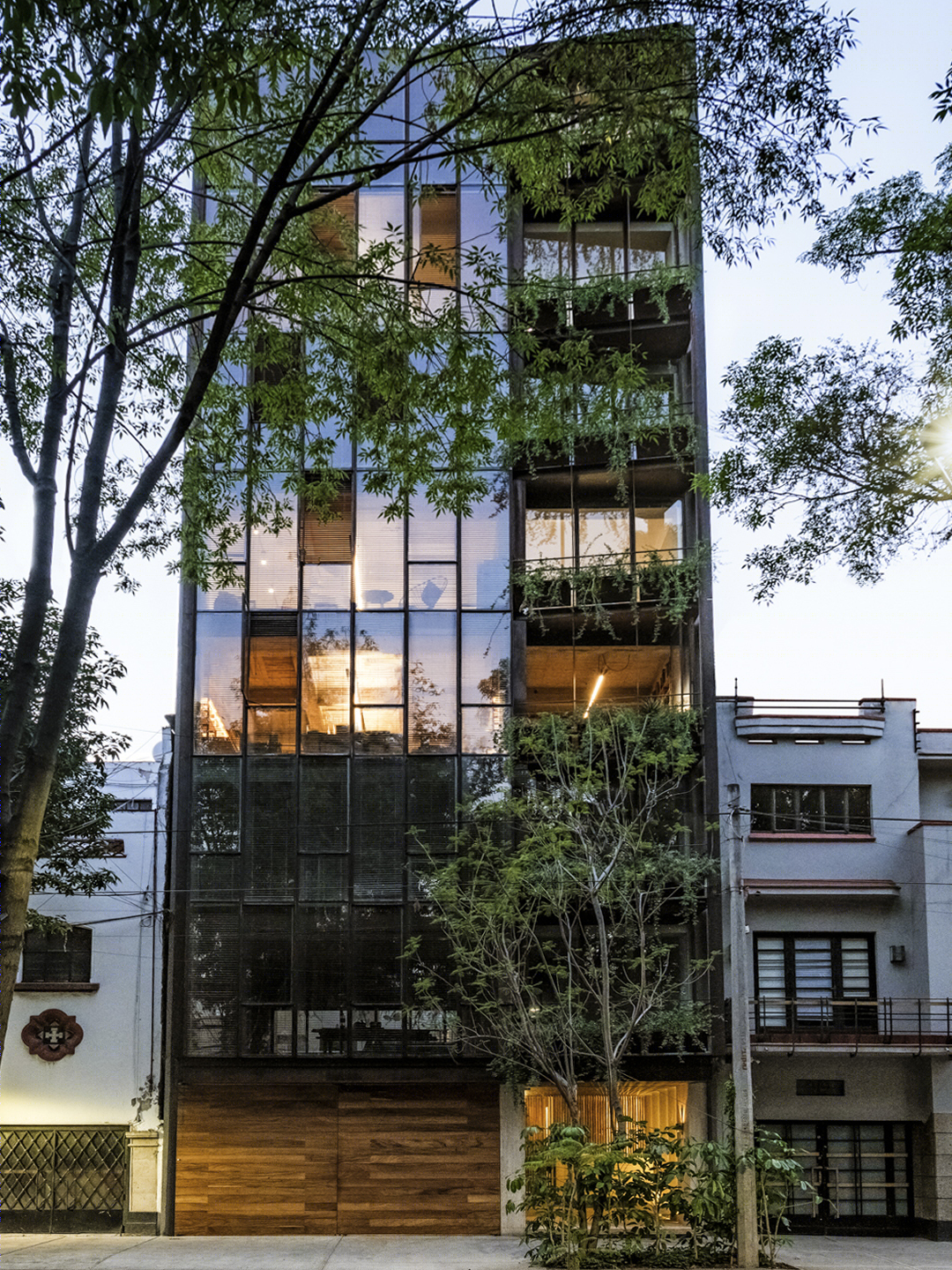 墨西哥 Torre 61 办公大楼，自然光与绿色生态的完美结合-9