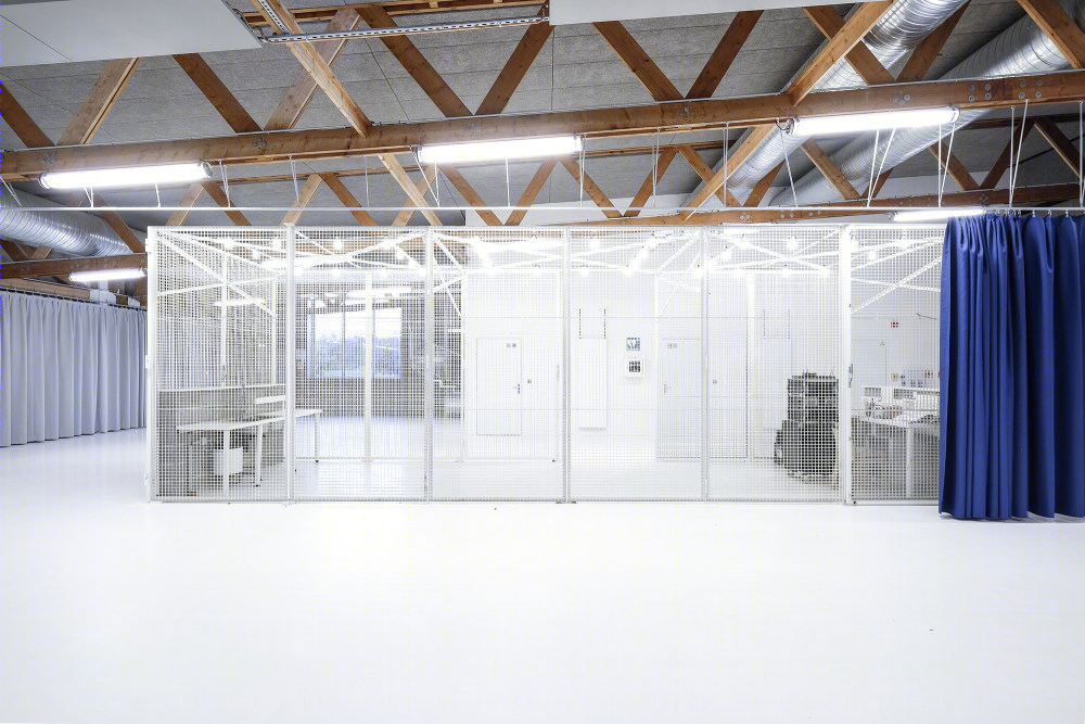 旧超市重生 · 法国 Espace Coatigrac'h 多功能厅设计-21