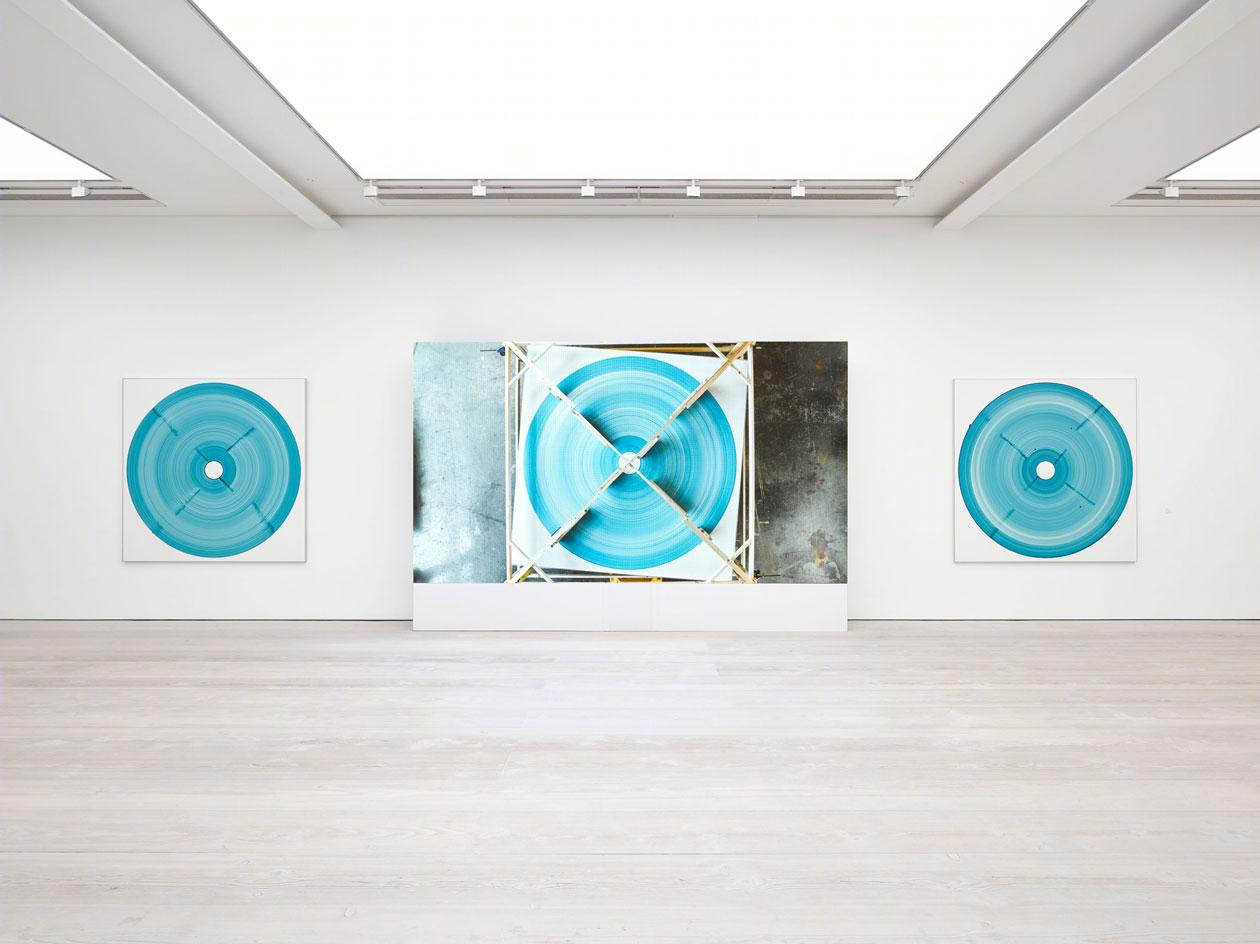 伦敦 Saatchi Gallery 的"In Orbit" | 创意组合 Isabel + Helen 的科技艺术之旅-10