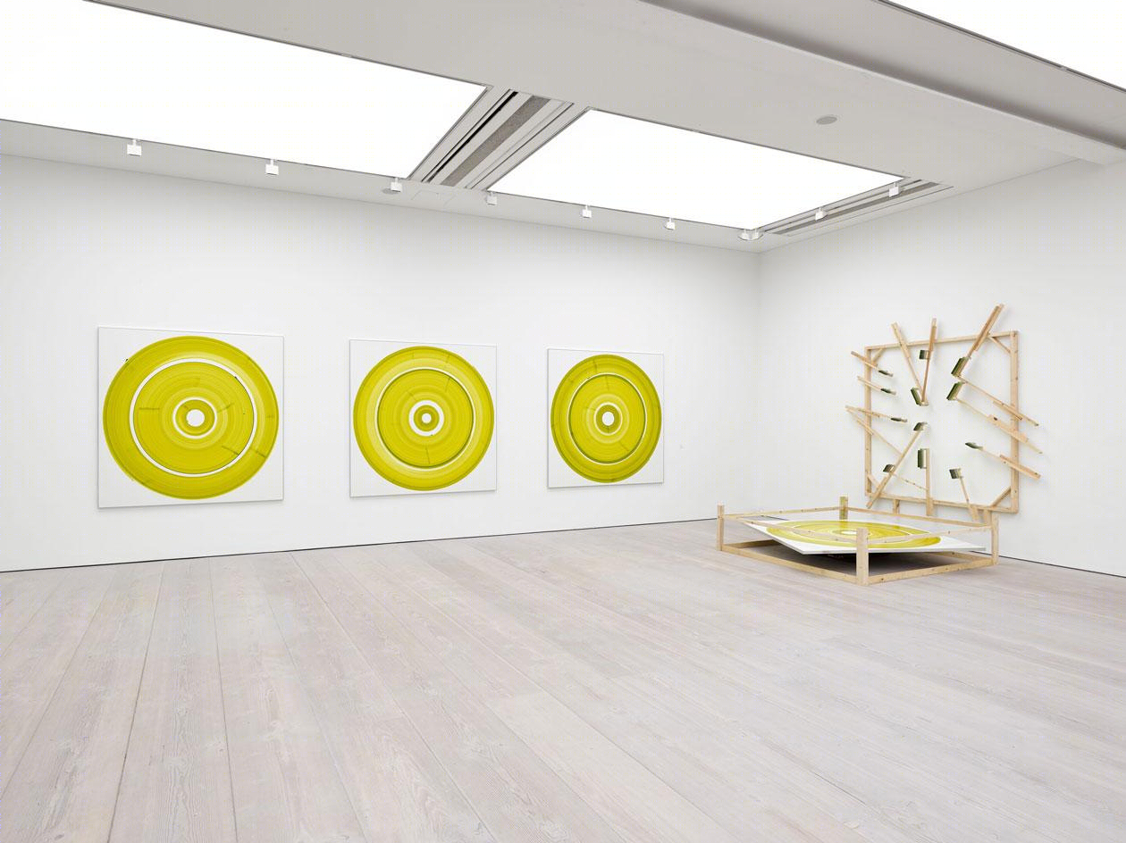 伦敦 Saatchi Gallery 的"In Orbit" | 创意组合 Isabel + Helen 的科技艺术之旅-11