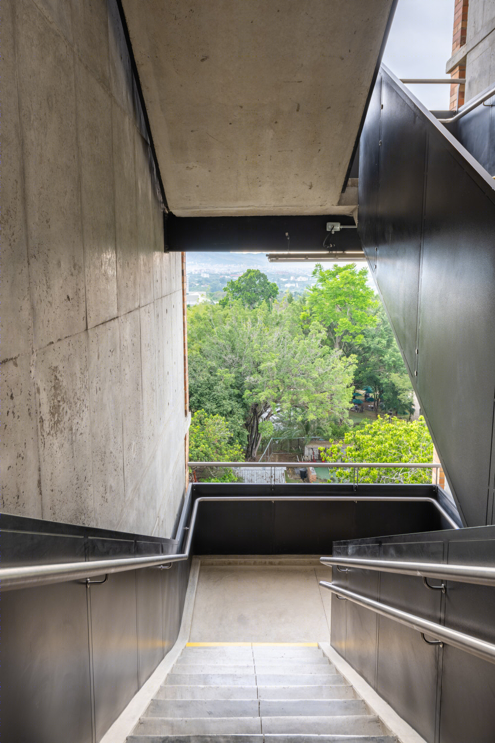 哥伦比亚可持续大学建筑 | 多萨塞德罗大厦-41