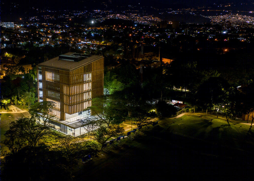 哥伦比亚可持续大学建筑 | 多萨塞德罗大厦-44