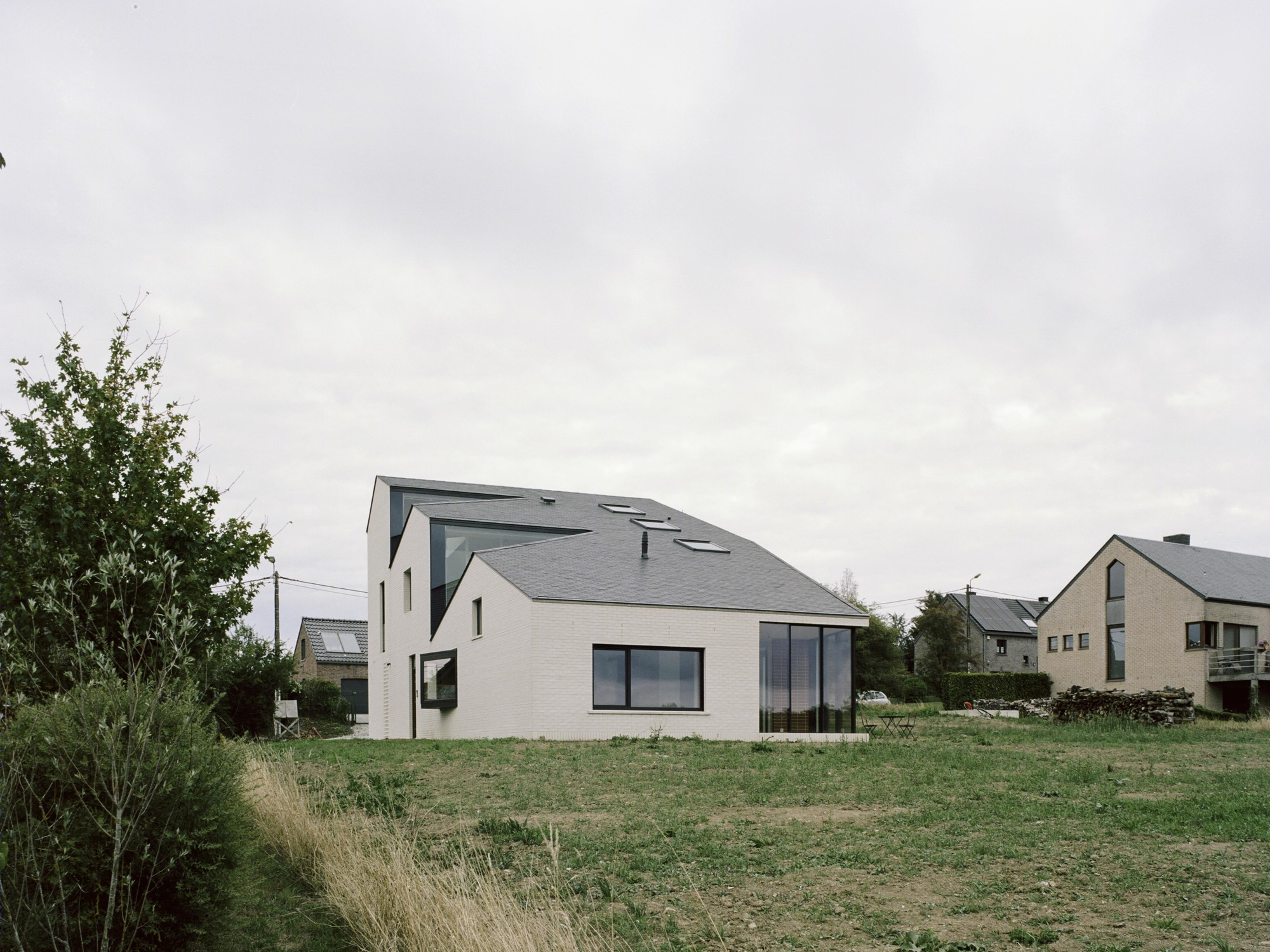 山丘之上的别墅-3