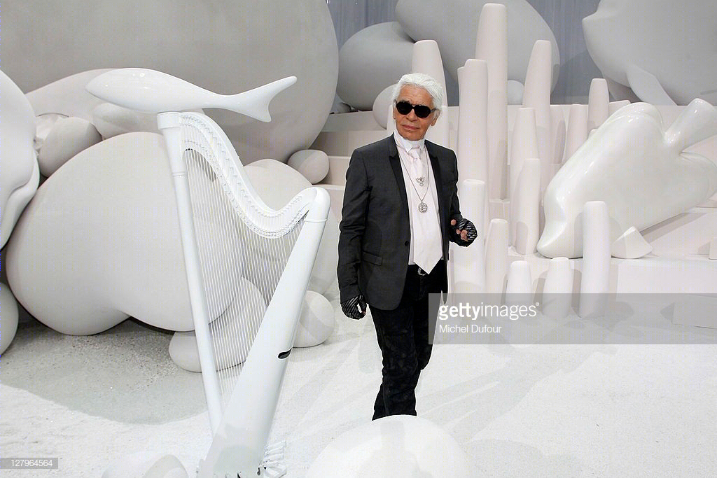 香奈儿“老佛爷”Karl Lagerfeld 最令人印象深刻的 12 个时装秀场-14