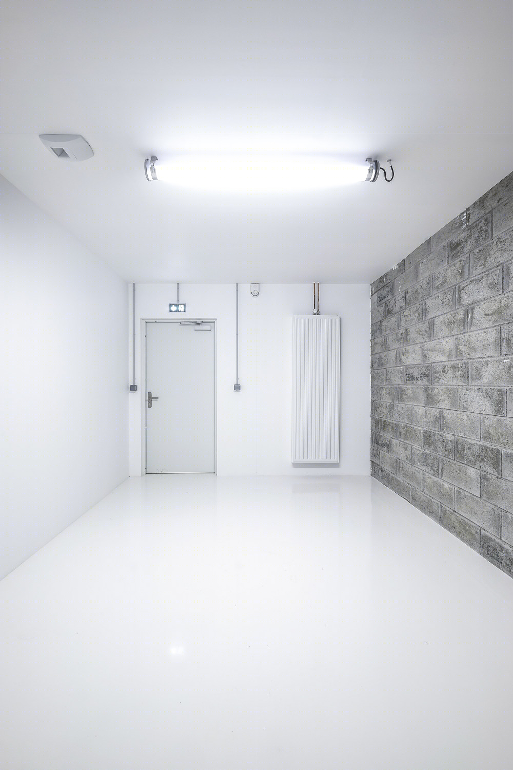 旧超市重生 · 法国 Espace Coatigrac'h 多功能厅设计-33