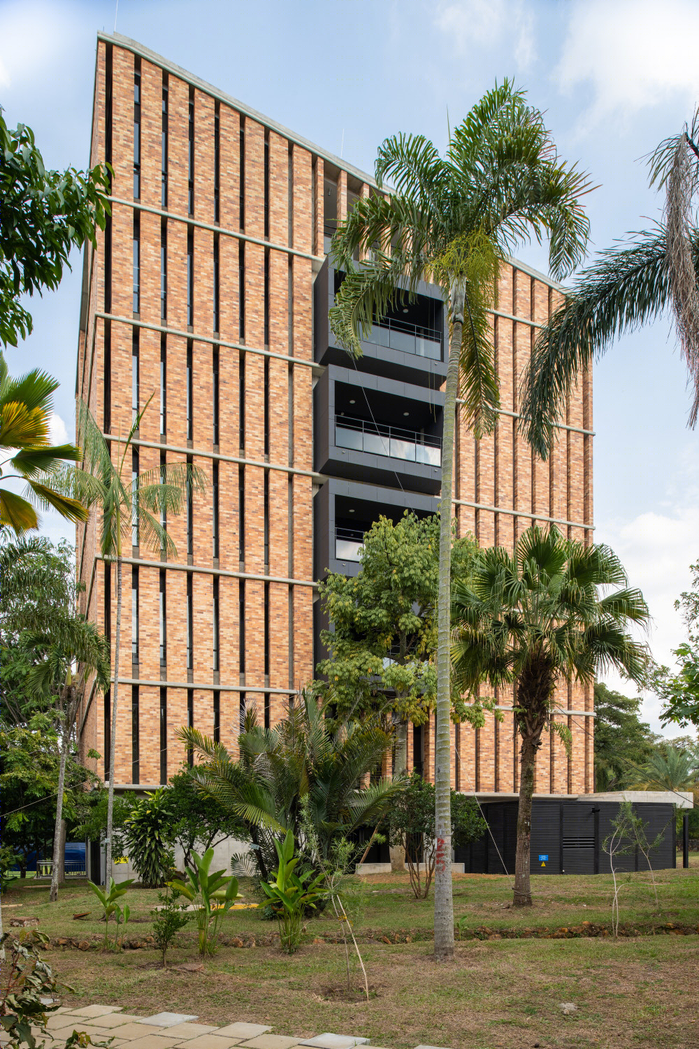 哥伦比亚可持续大学建筑 | 多萨塞德罗大厦-50