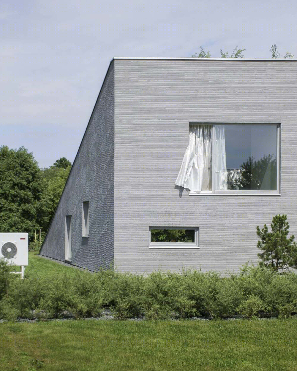 立陶宛河畔“一半房子”设计，绿色环保，室内外无缝连接-10