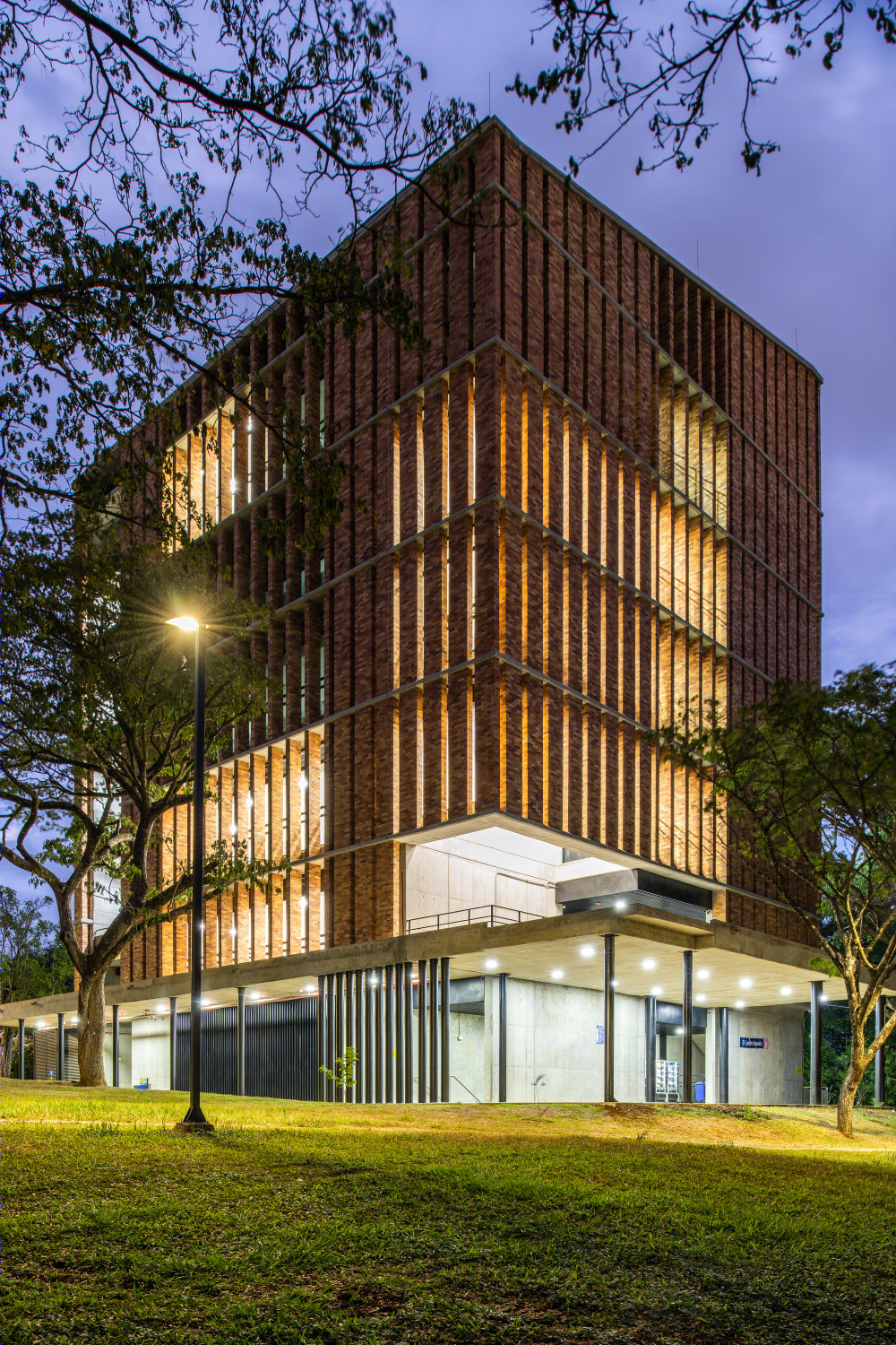 哥伦比亚可持续大学建筑 | 多萨塞德罗大厦-52