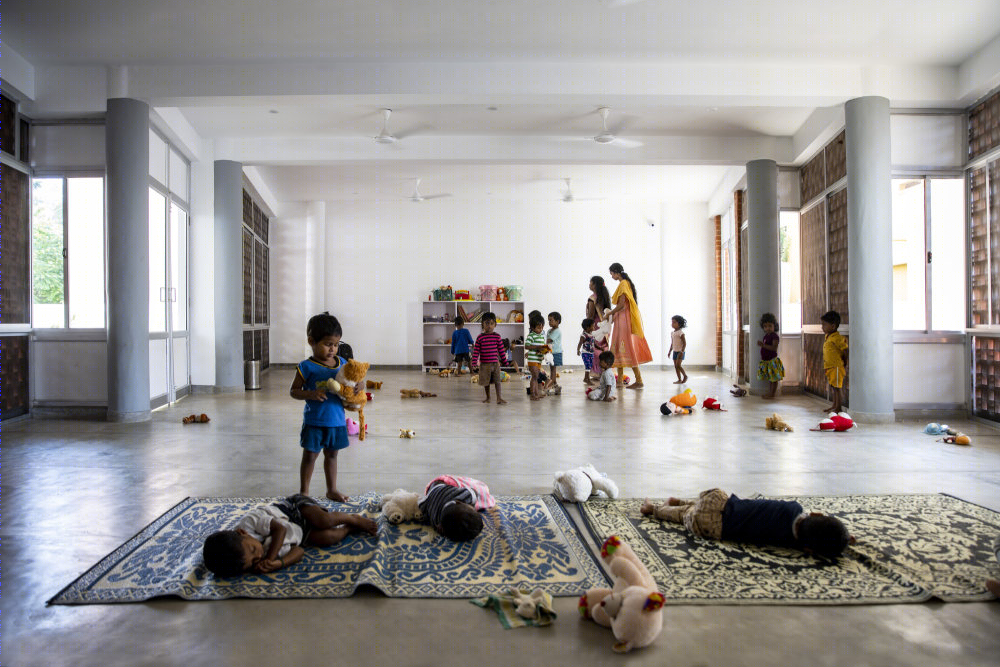 印度沙拉纳幼儿园 | 热带语境下的经济环保设计-21