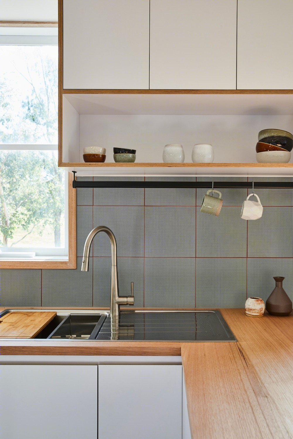 翻新 90 年代联排别墅，明亮温馨的河畔之家-6