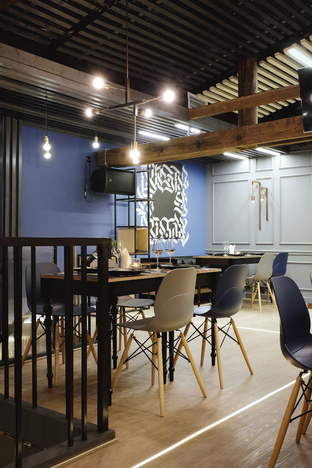 233m²圣彼得堡Cherdak工业风酒吧  CARTELLE DESIGN-15