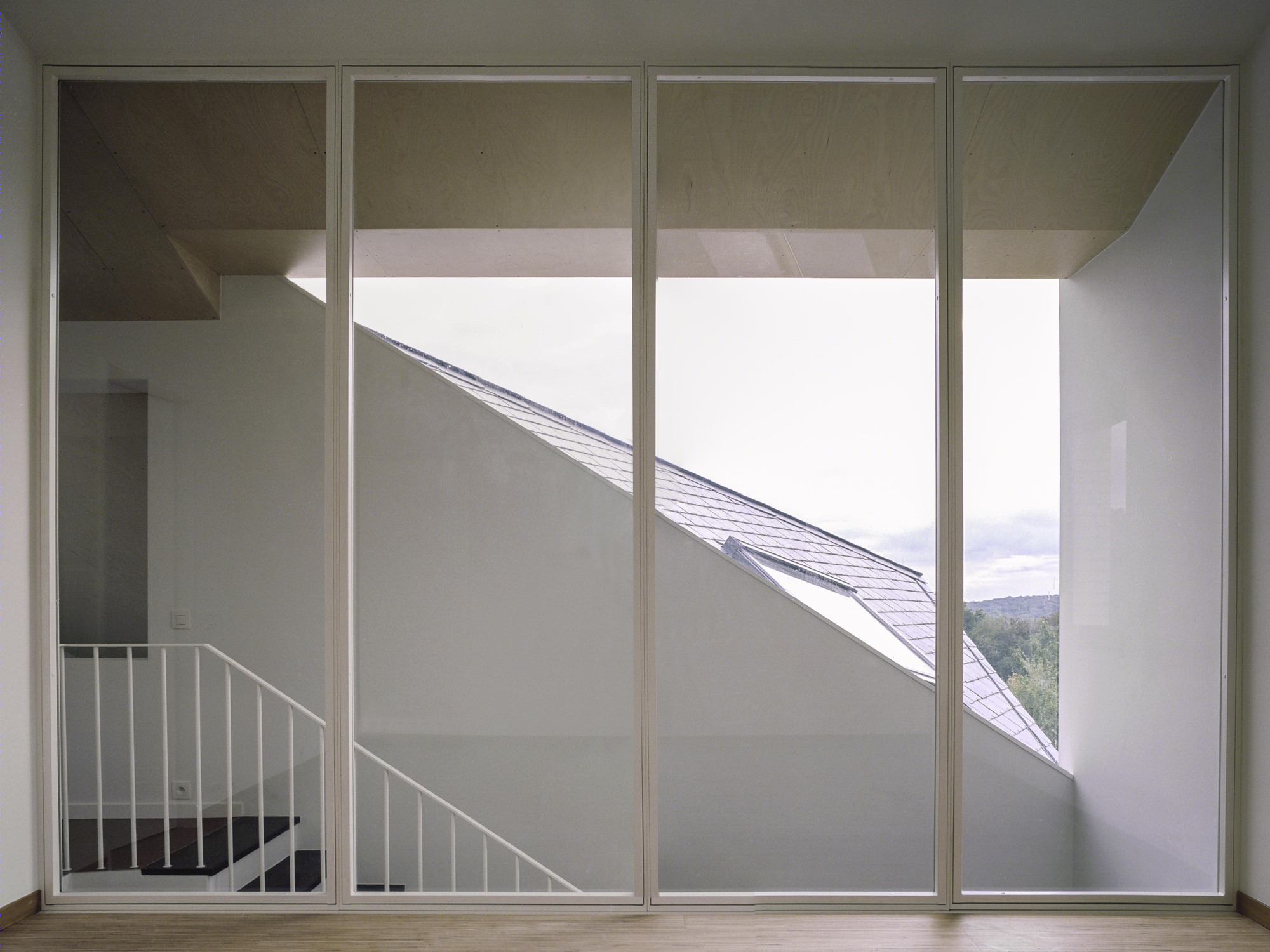 山丘之上的别墅-19