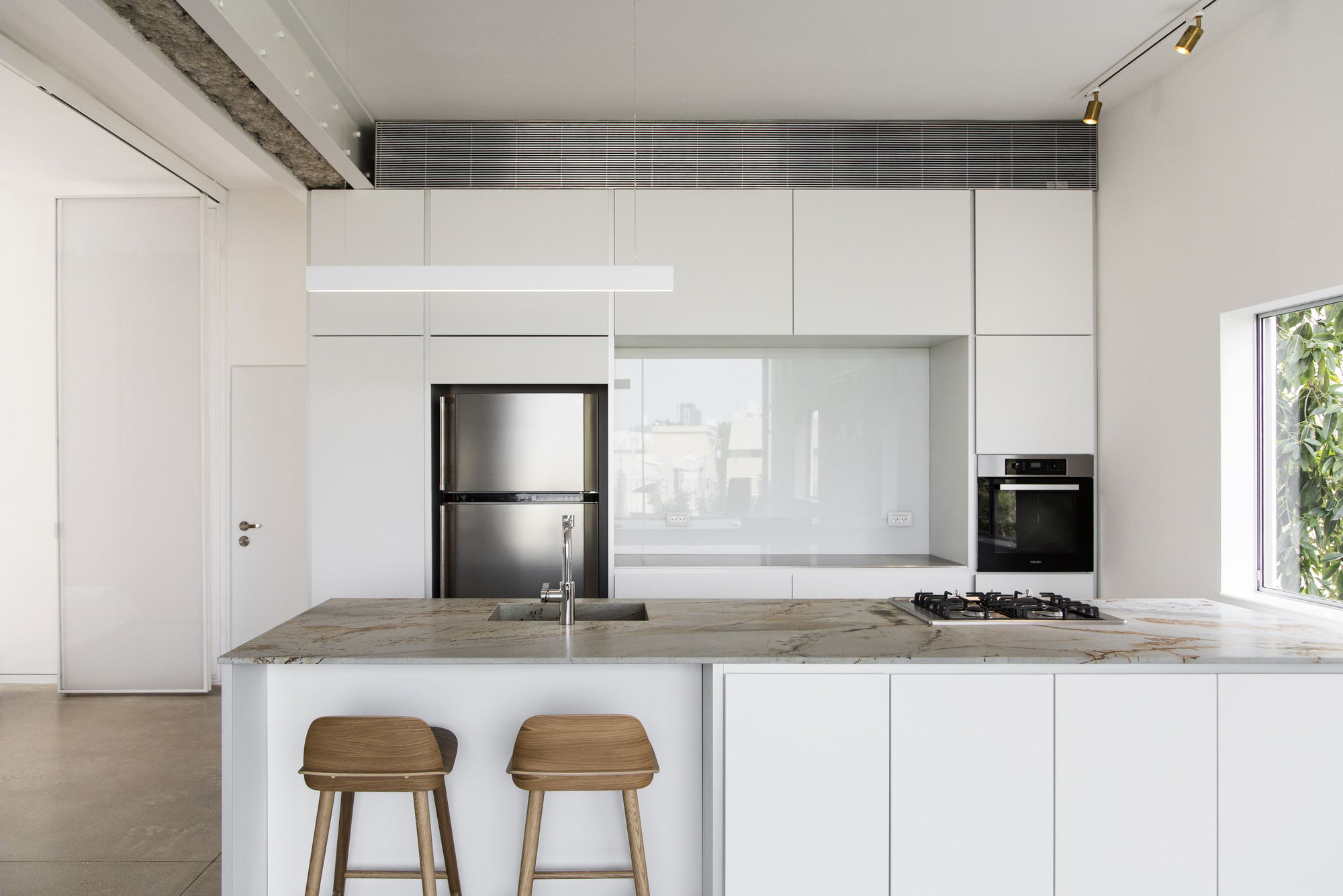 特拉维夫 85 平米公寓绿色改建，室内外界限模糊-16