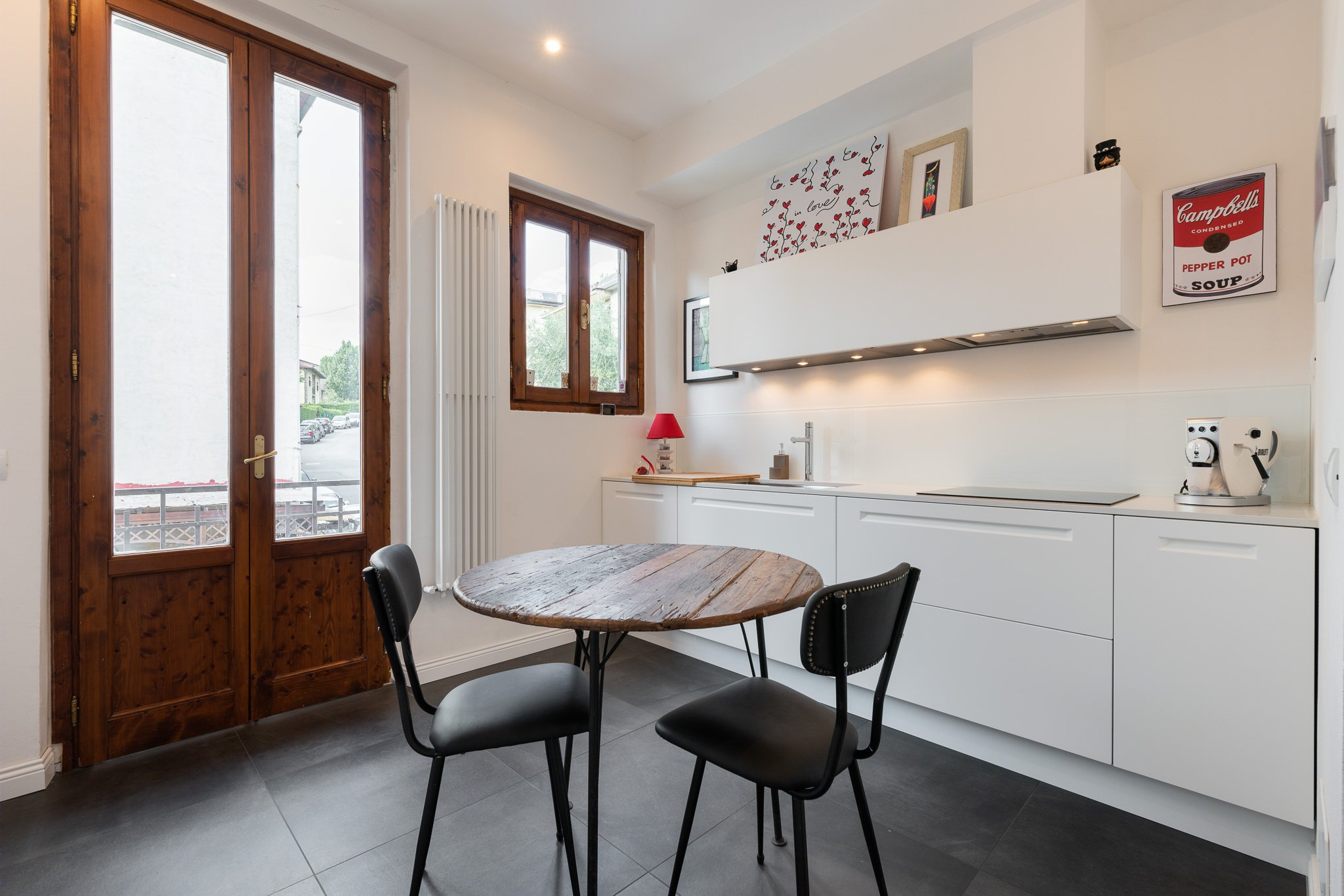 历史韵味与现代生活完美融合的意大利公寓改造-1