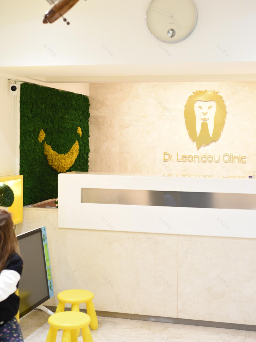 KONTOR 202丨口腔医院丨GREEN WALL for DR. LEONIDOU ORTHODONTIC CENTER-0