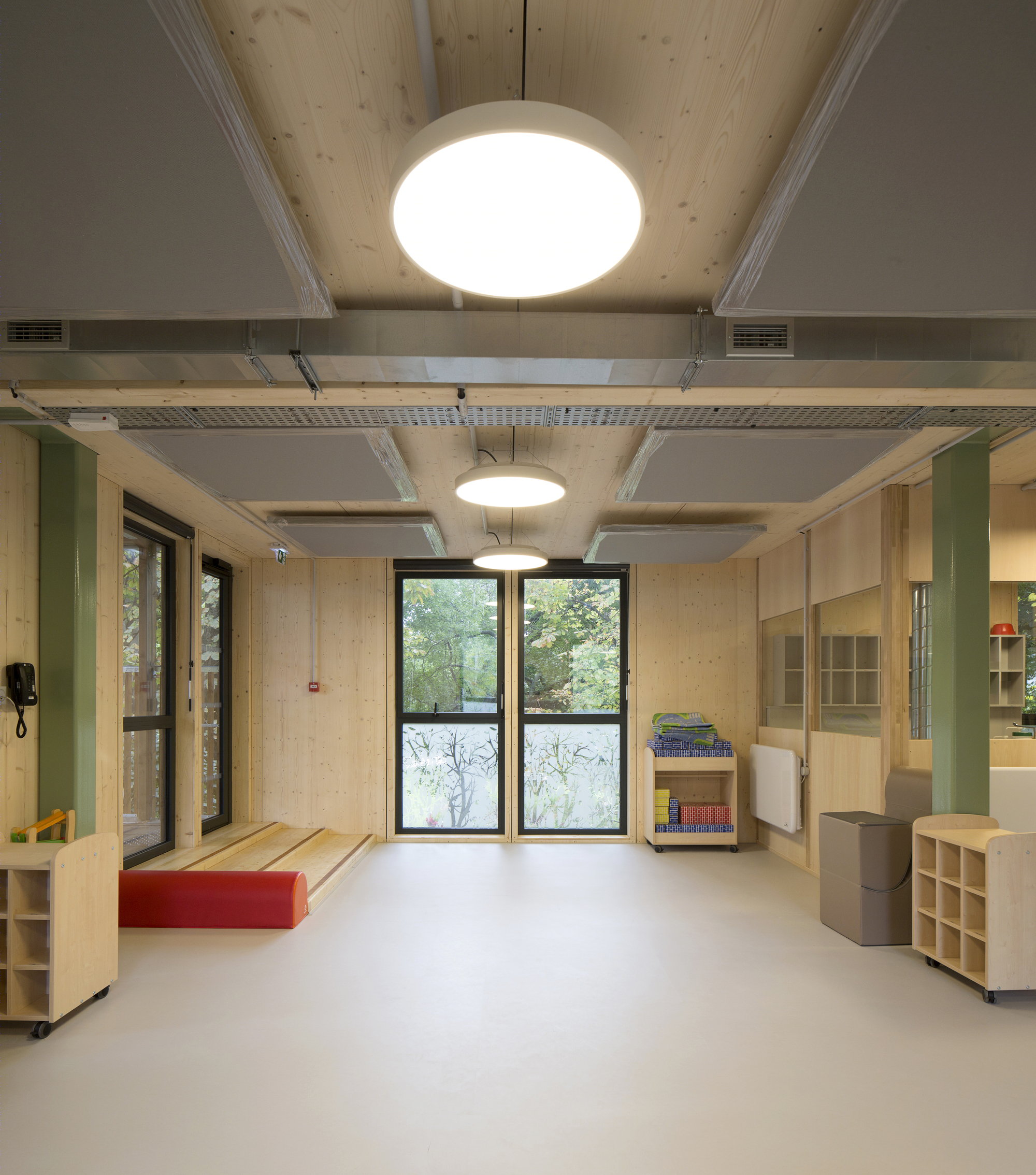 巴黎临时木质幼儿园——绿色环保、可拆卸重建的教育建筑-19
