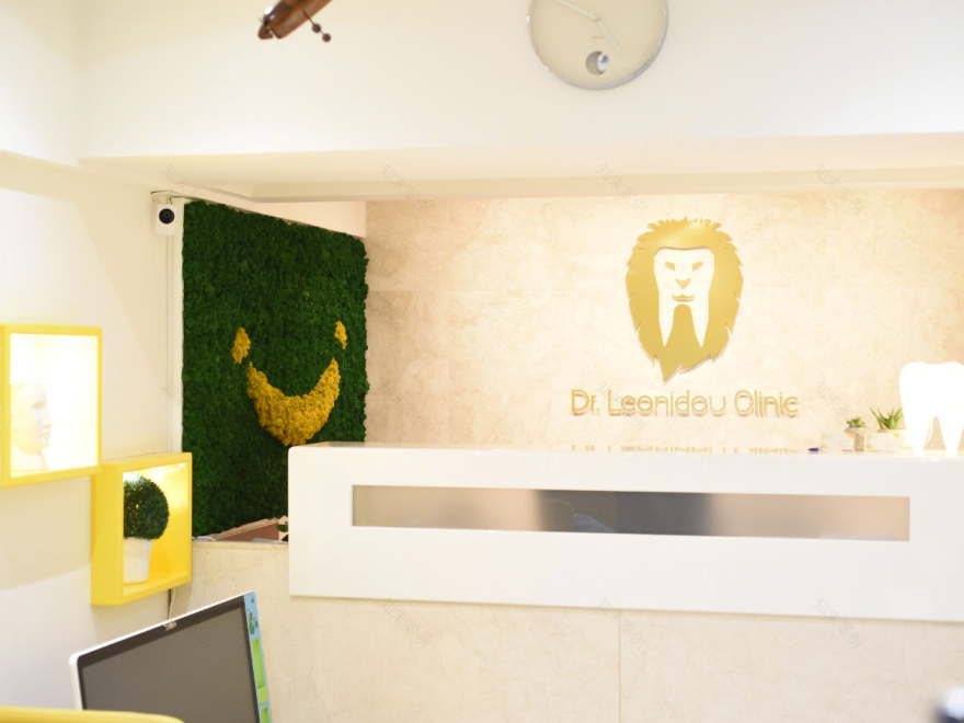 KONTOR 202丨口腔医院丨GREEN WALL for DR. LEONIDOU ORTHODONTIC CENTER-5