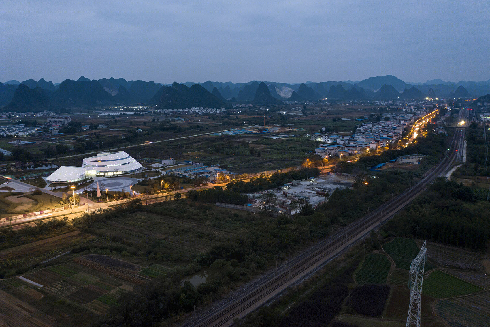 柳州螺蛳粉小镇客厅丨中国柳州丨UNO Architects-47