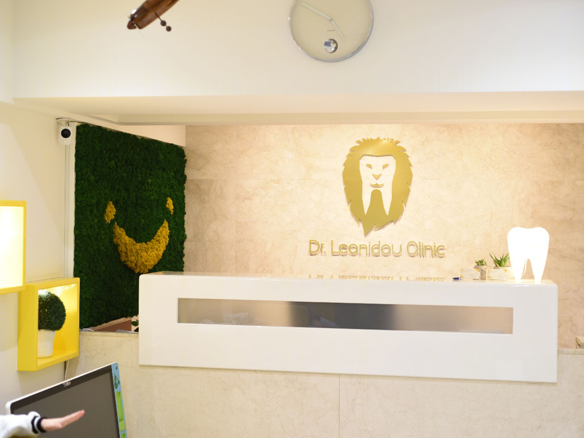 KONTOR 202丨口腔医院丨GREEN WALL for DR. LEONIDOU ORTHODONTIC CENTER-6