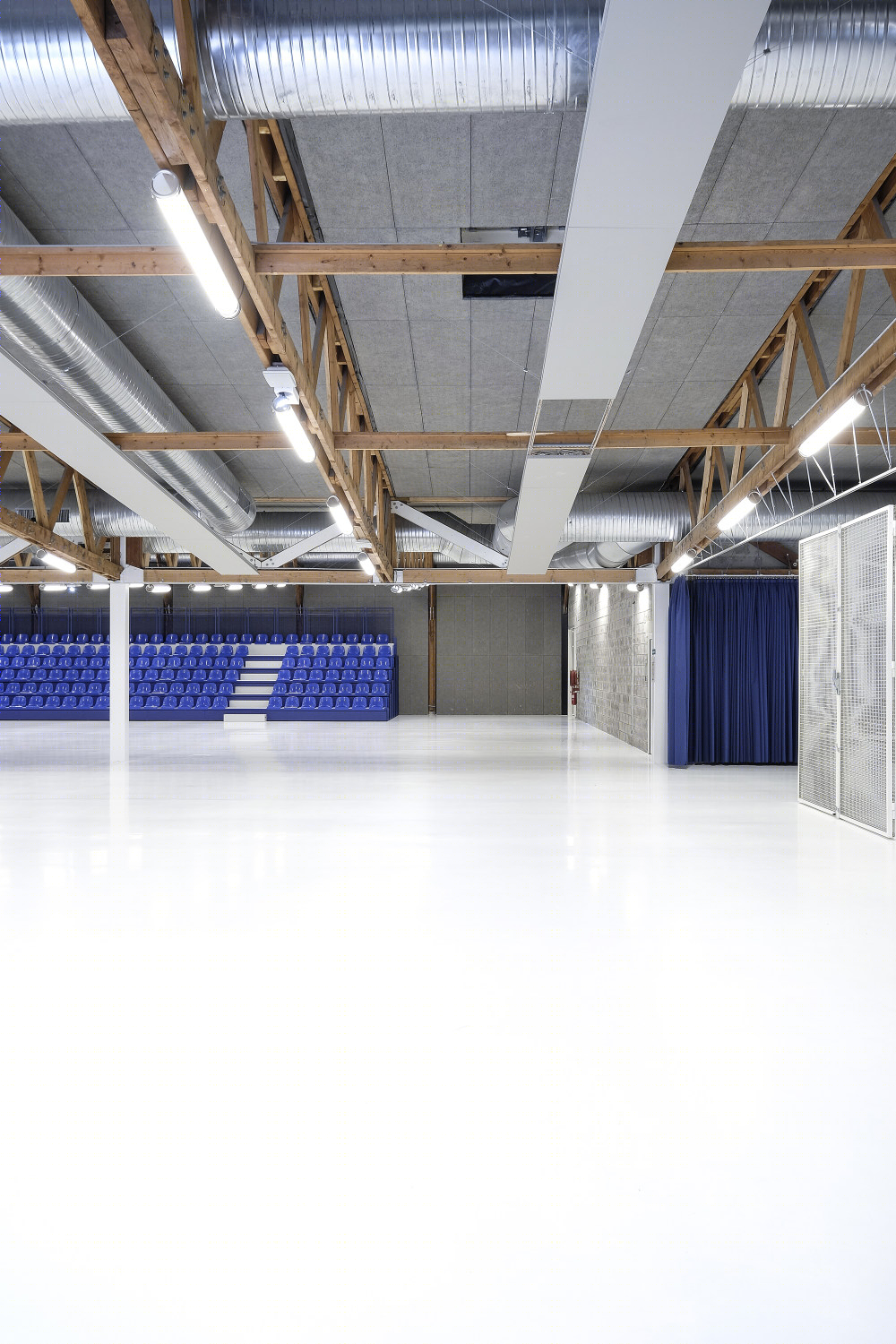 旧超市重生 · 法国 Espace Coatigrac'h 多功能厅设计-53