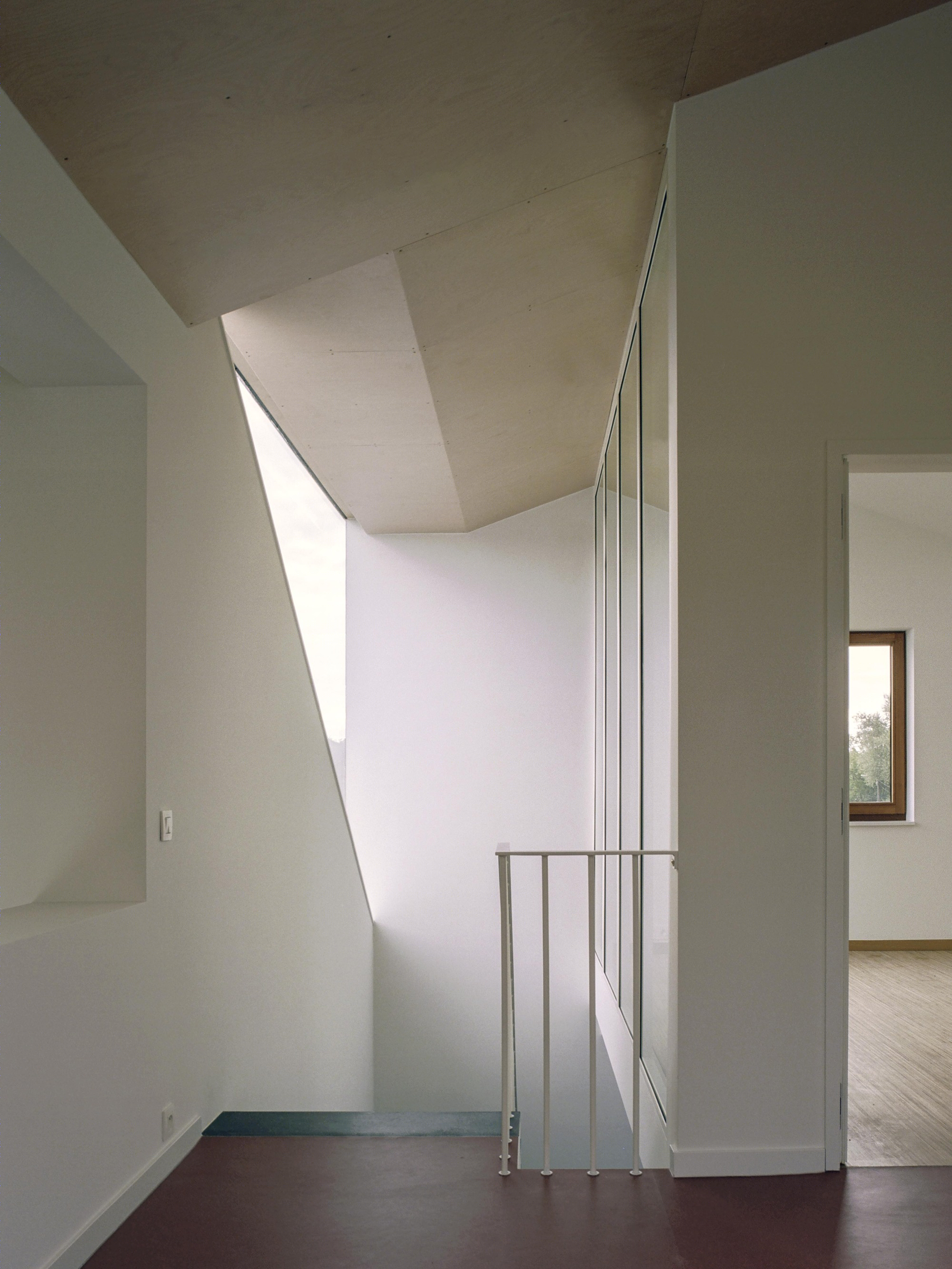 山丘之上的别墅-23