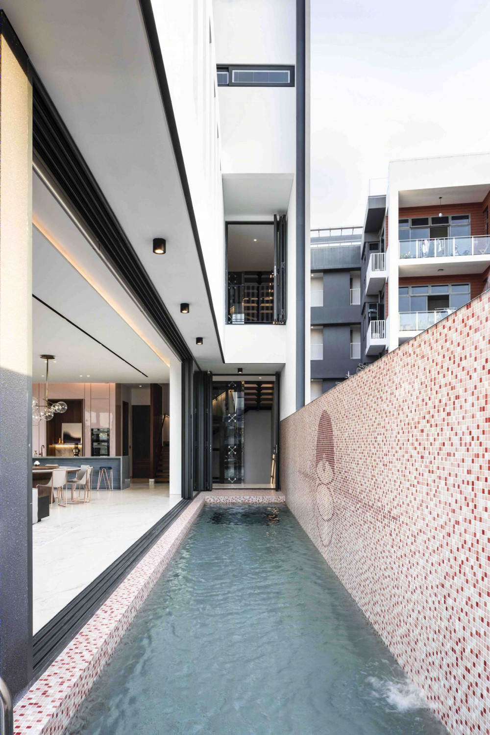 SujonoHun 住宅 | 暖色调与玫瑰金的优雅融合-3