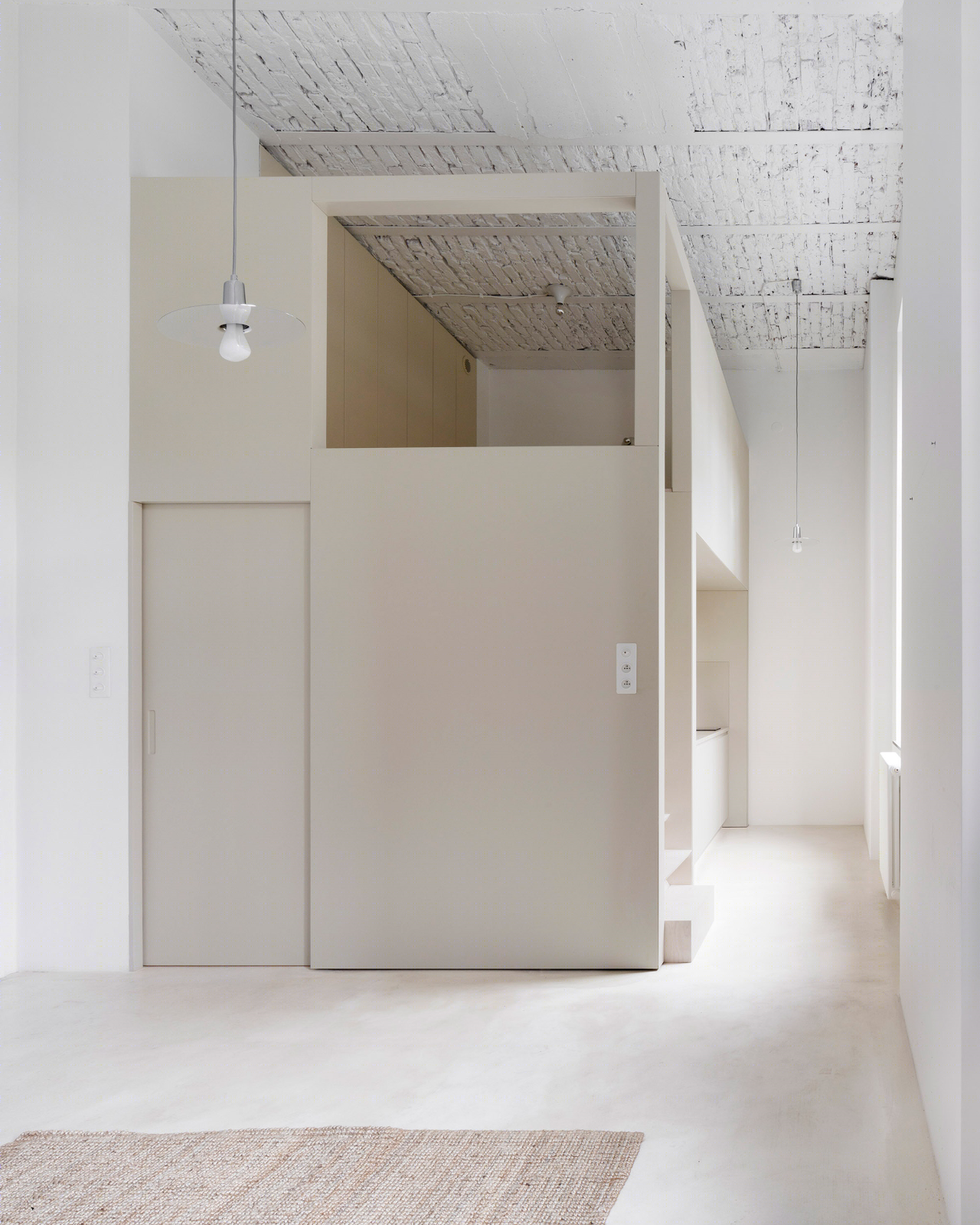 华沙极简公寓 | 层高 4 米，夹层设计空间翻倍-31