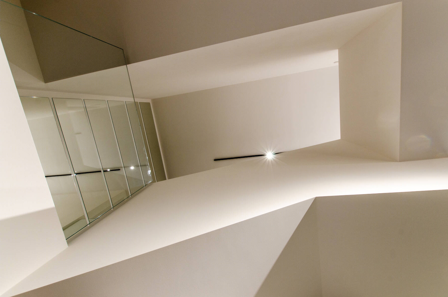 银行旧址变身高质感当代艺术空间-8