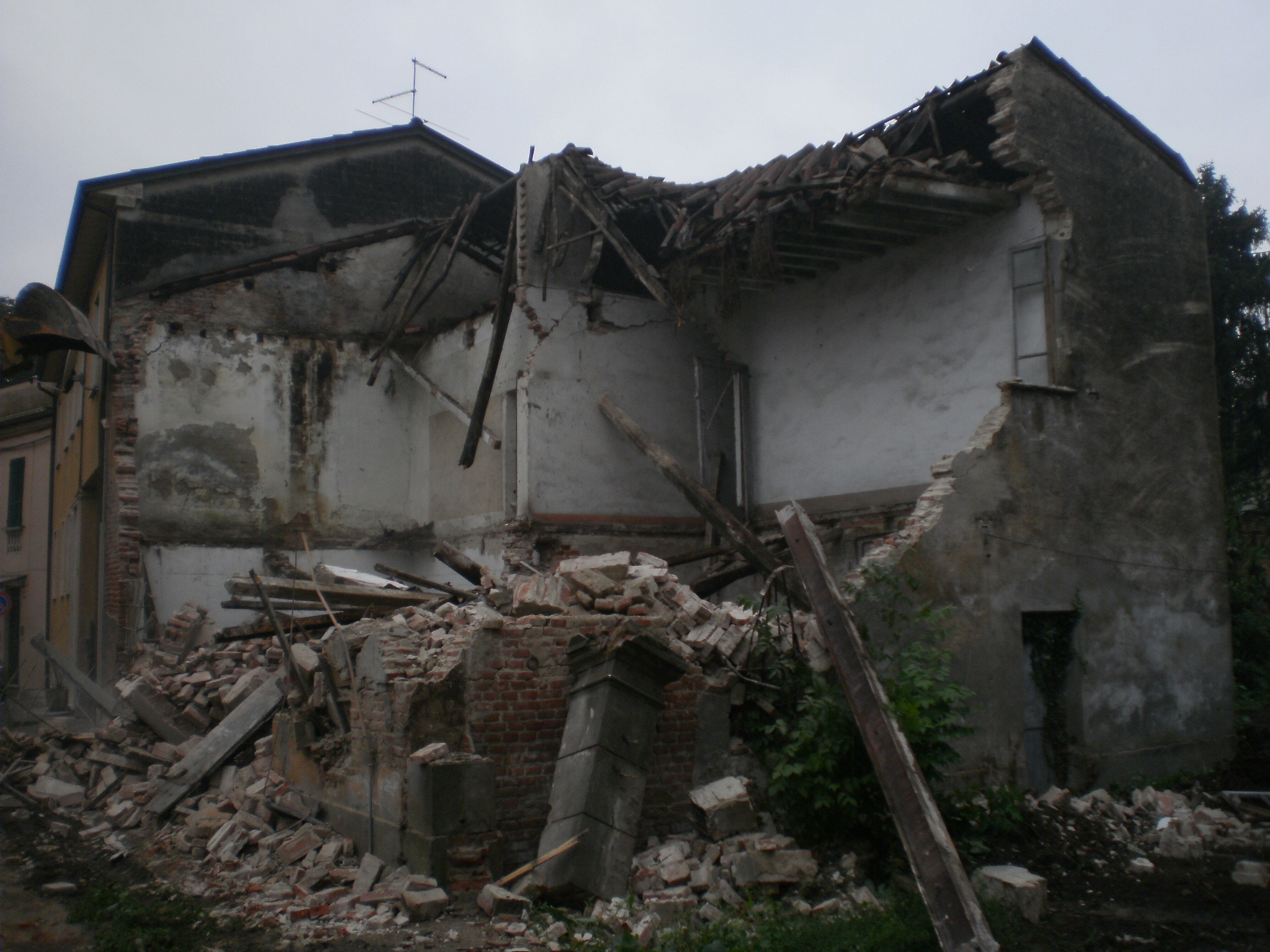 2012 年意大利 Fraròn 建筑项目-14