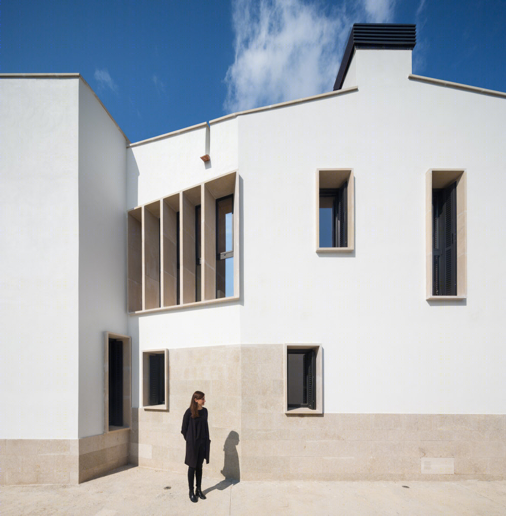 西班牙 Casa 毫米住宅 | 室内外绿色互动的现代设计-15