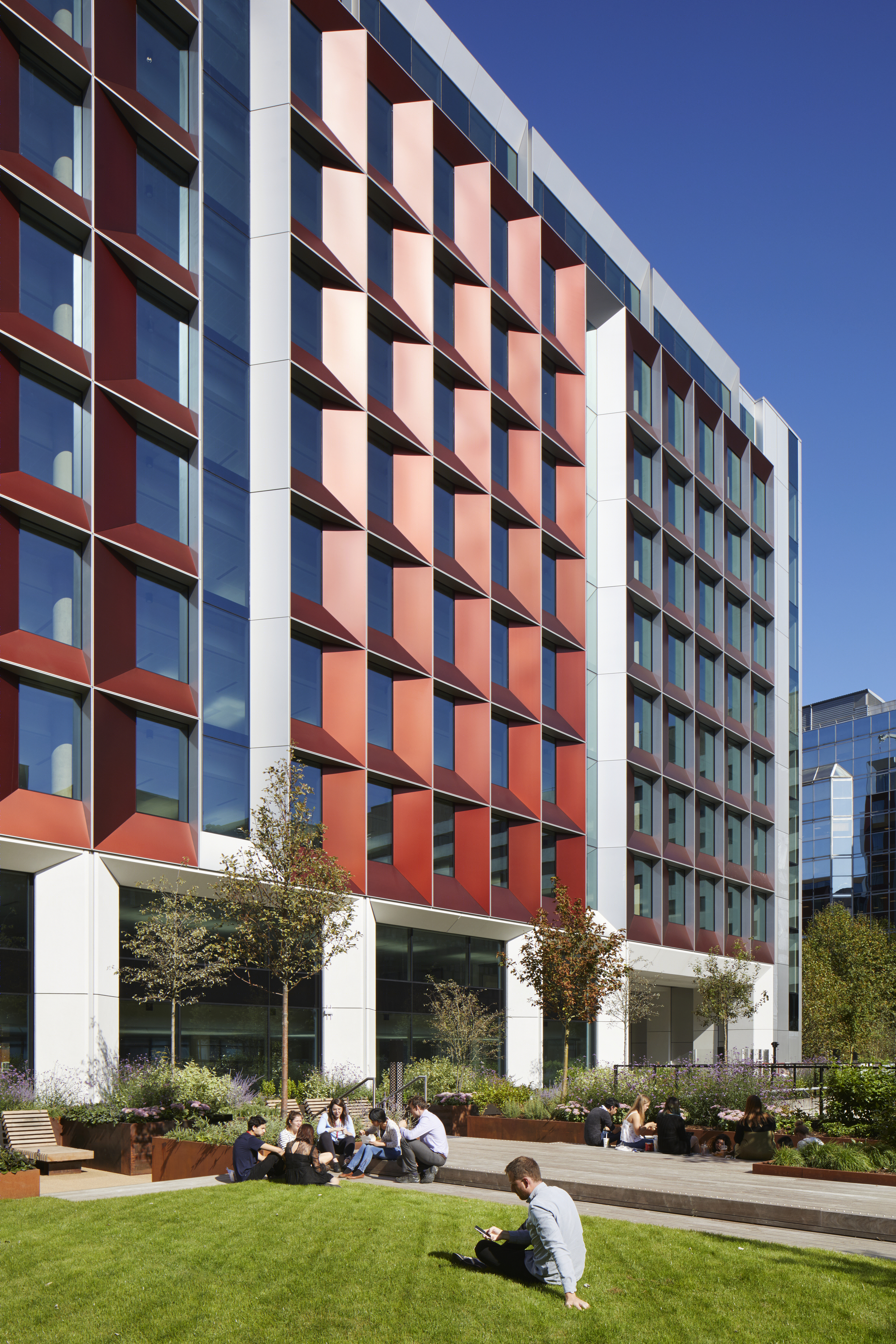 伦敦 Hammersmith 路 245 号办公建筑室内设计亮点与分析-13