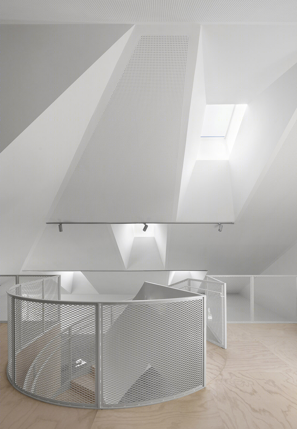 融合传统与现代的艺术家之家-15