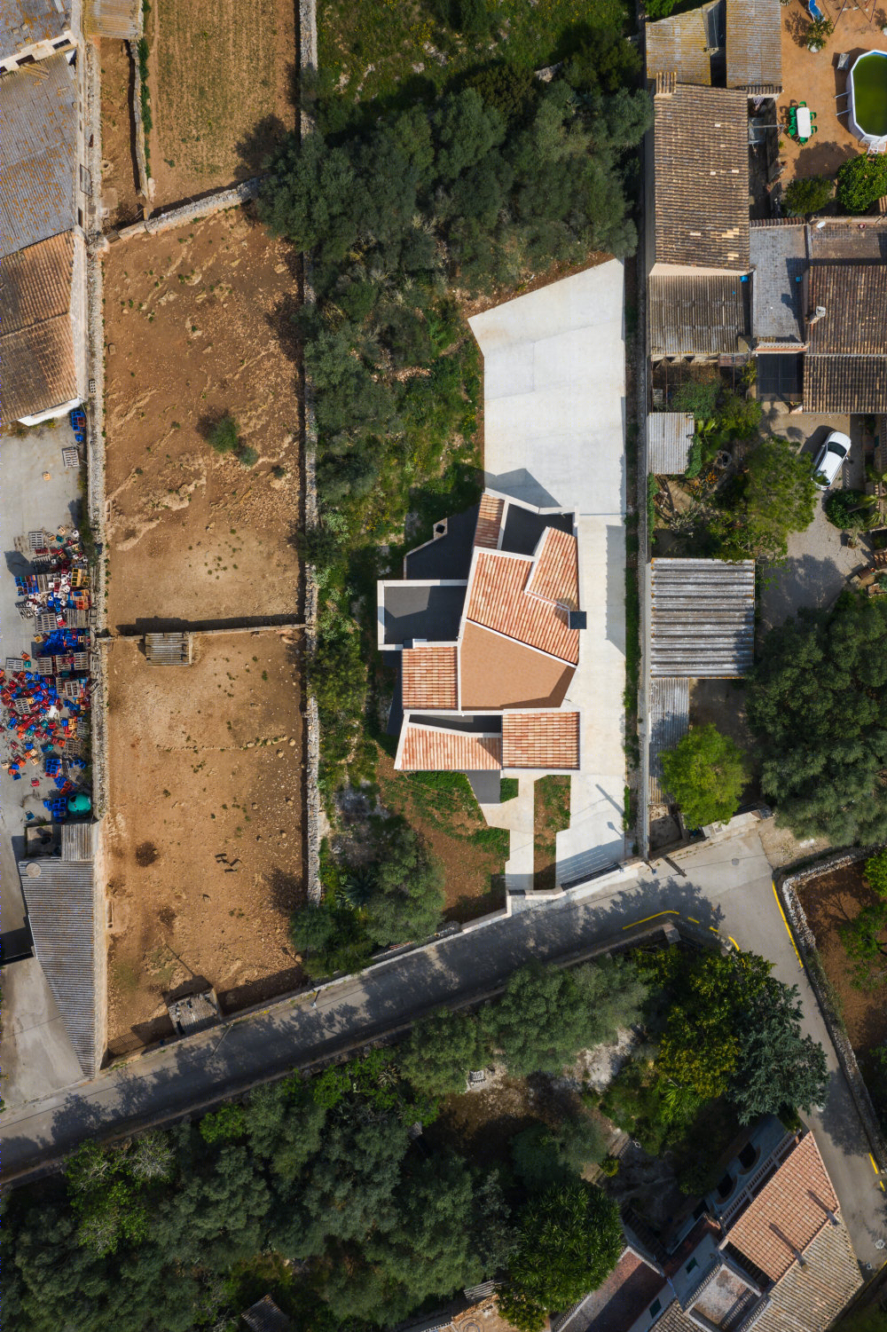 西班牙 Casa 毫米住宅 | 室内外绿色互动的现代设计-24