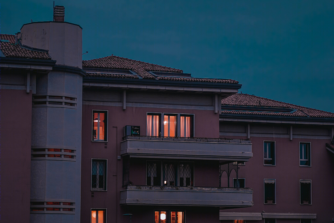 THE BLUE NIGHT-2