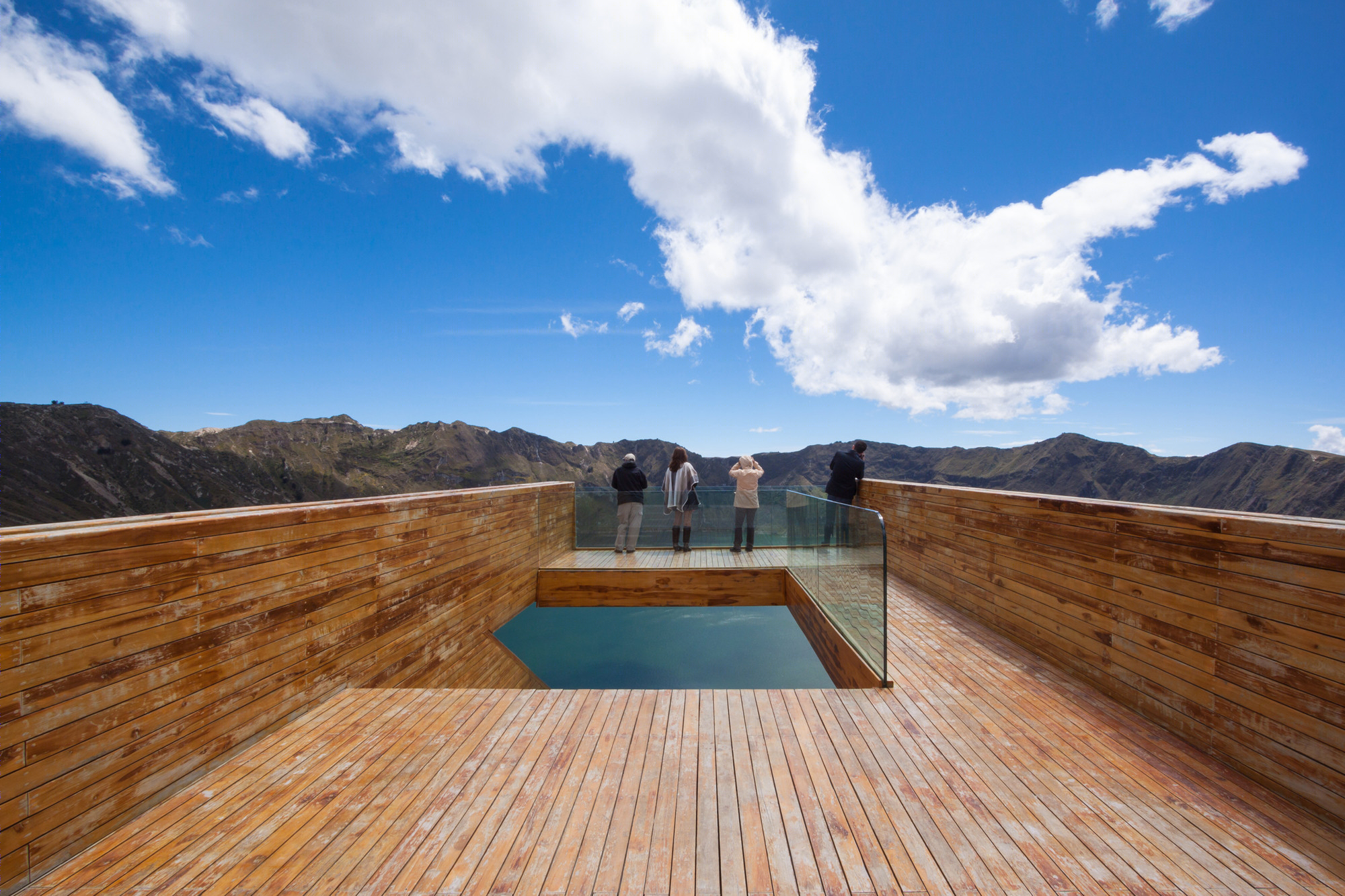 "飞"越火山湖 | Quilotoa Shalalá Overlook 的设计魅力-18