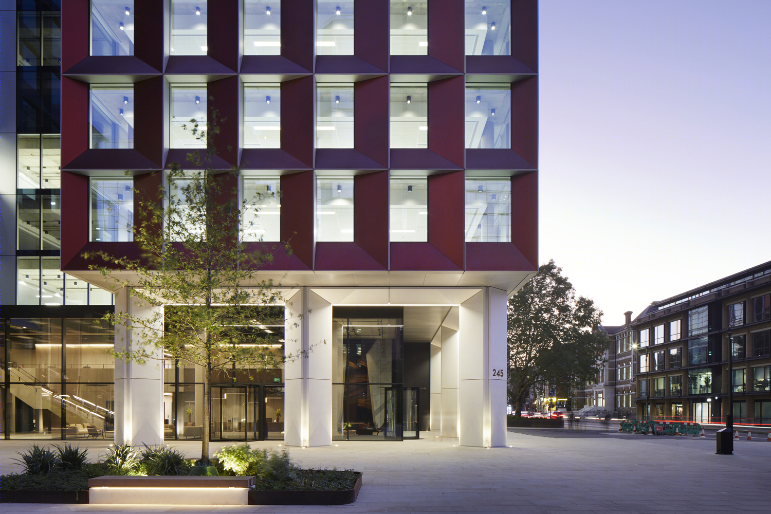 伦敦 Hammersmith 路 245 号办公建筑室内设计亮点与分析-20