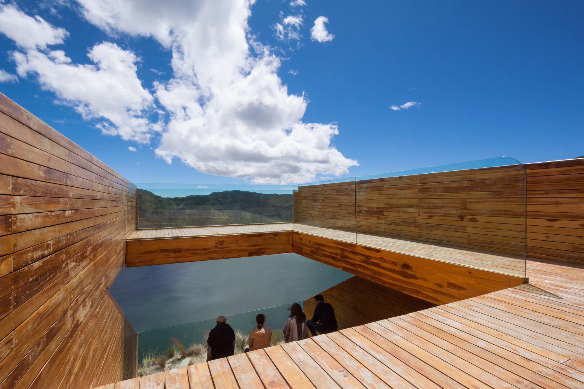 "飞"越火山湖 | Quilotoa Shalalá Overlook 的设计魅力-21