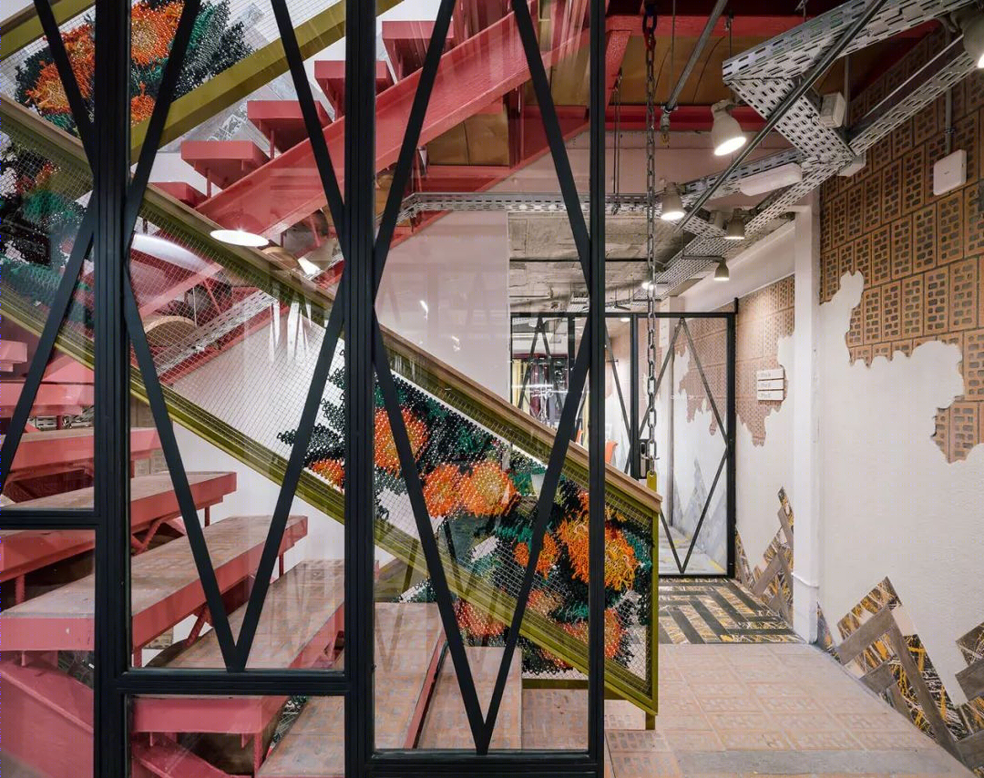 巴塞罗那多彩联合办公空间-12