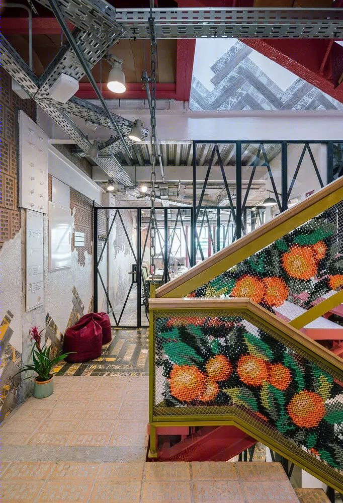 巴塞罗那多彩联合办公空间-16