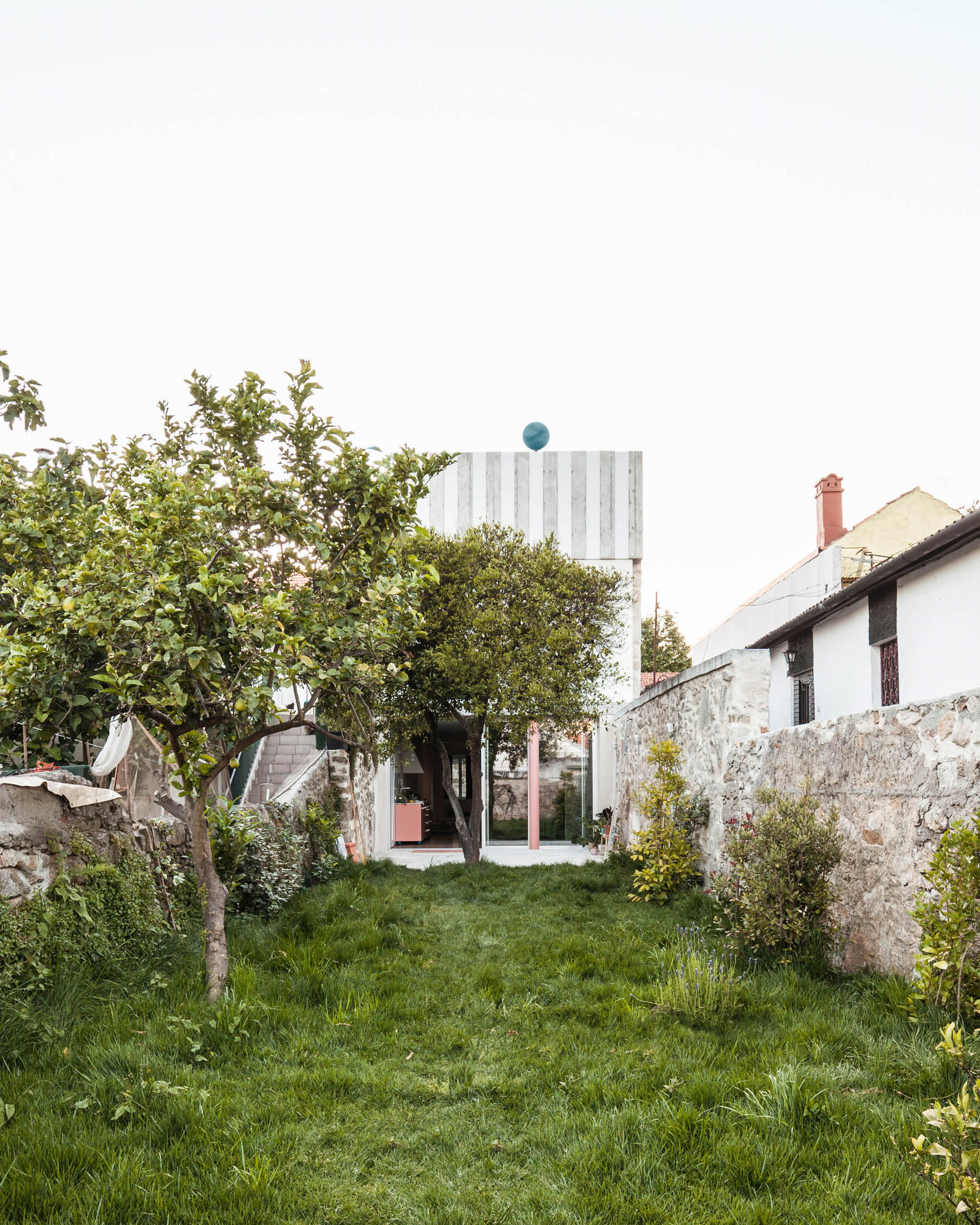 Fontainhas 住宅 | 空间韵律的和谐冲突-11